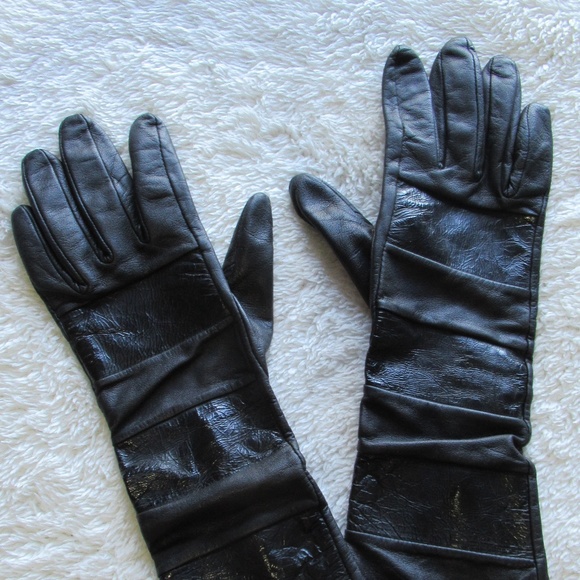 Kenneth Cole New York Ladies Black Leather Gloves - Picture 6 of 8